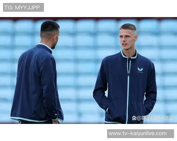 埃弗顿宣布提前召回18岁中场阿姆斯特朗重返球队助力争夺主力位置